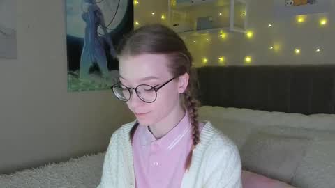 Snapshot of lunar_sofia chatting on 03-10-25, 03:09 Sofia online show from 03-10-25, 03:09