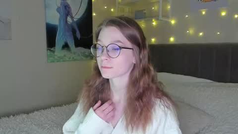 Snapshot of lunar_sofia chatting on 03-12-25, 11:09 Sofia online show from 03-12-25, 11:09