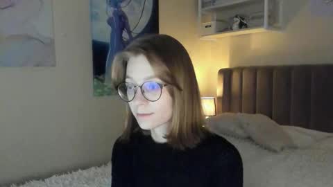 Snapshot of lunar_sofia chatting on 09-10-25, 01:33 Sofia online show from 09-10-25, 01:33