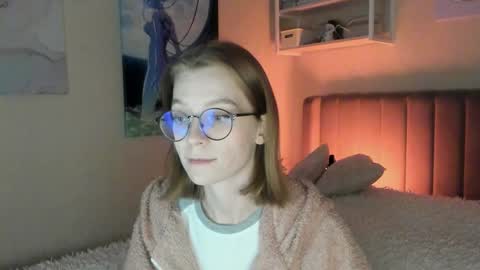 Snapshot of lunar_sofia chatting on 09-19-25, 11:55 Sofia online show from 09-19-25, 11:55