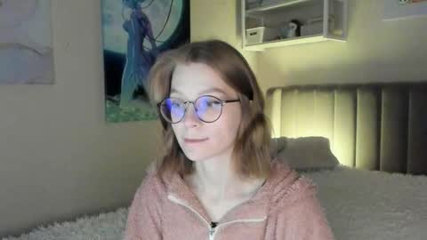 Snapshot of lunar_sofia chatting on 09-20-25, 02:18 Sofia online show from 09-20-25, 02:18