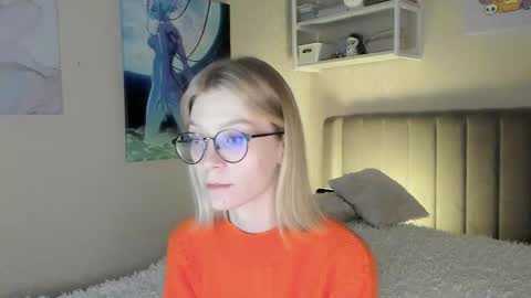 Snapshot of lunar_sofia chatting on 10-11-25, 02:59 Sofia online show from 10-11-25, 02:59