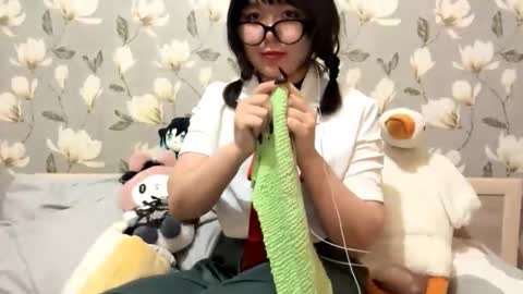 Yuna online show from 10-15-25, 07:47