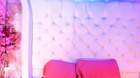 Snapshot of lunarethvoss chatting on 05-23-26, 04:29 online show from 05-23-26, 04:29