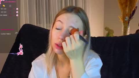 Kelly online show from 11-23-25, 02:39