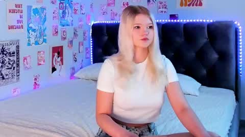 Snapshot of lunariafox chatting on 05-03-26, 02:34 lunariafox online show from 05-03-26, 02:34