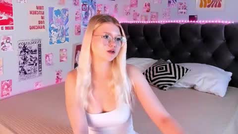 Snapshot of lunariafox chatting on 05-24-26, 02:44 lunariafox online show from 05-24-26, 02:44