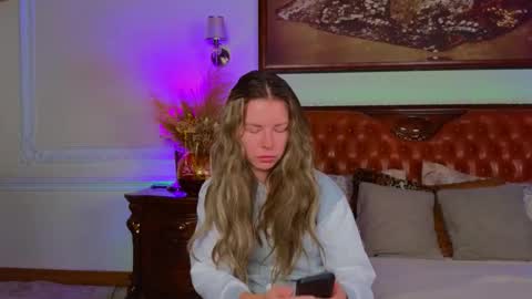 Luna Rishi online show from 11-17-25, 06:19