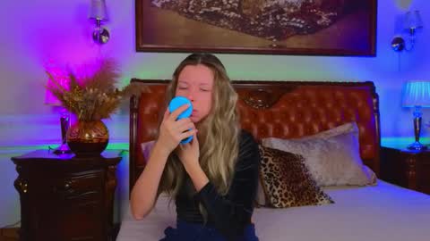 Luna Rishi online show from 11-28-25, 06:27