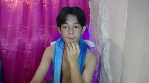 Snapshot of lunarmaxxx chatting on 03-28-26, 11:59 max online show from 03-28-26, 11:59