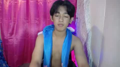 Snapshot of lunarmaxxx chatting on 04-03-26, 09:18 max online show from 04-03-26, 09:18