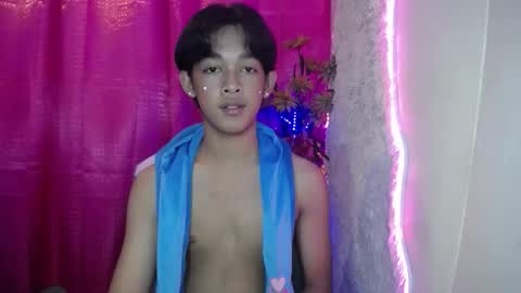 Snapshot of lunarmaxxx chatting on 04-18-26, 07:07 max online show from 04-18-26, 07:07