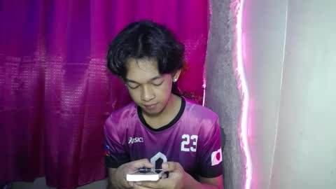 Snapshot of lunarmaxxx chatting on 05-08-26, 01:44 max online show from 05-08-26, 01:44