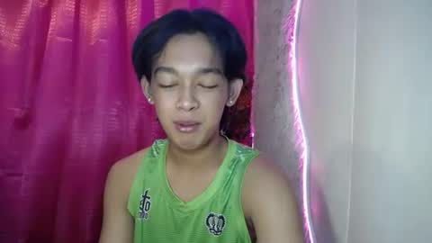 Snapshot of lunarmaxxx chatting on 05-19-26, 07:37 max online show from 05-19-26, 07:37