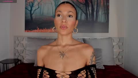 Snapshot of lunaruso chatting on 12-28-24, 07:54 Luna Ruso online show from 12-28-24, 07:54