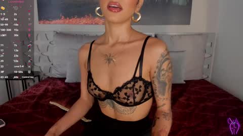 Snapshot of lunaruso chatting on 03-02-25, 07:56 Luna Ruso online show from 03-02-25, 07:56