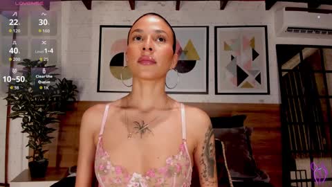 Snapshot of lunaruso chatting on 09-17-25, 07:59 Luna Ruso online show from 09-17-25, 07:59