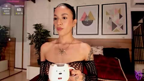 Snapshot of lunaruso chatting on 10-09-25, 07:56 Luna Ruso online show from 10-09-25, 07:56