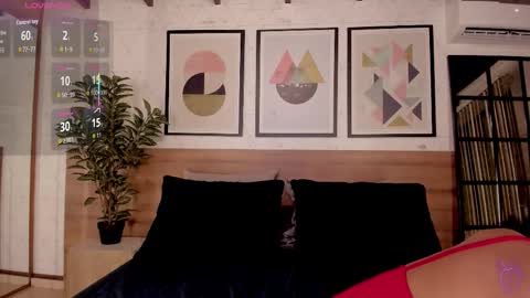 Luna Ruso  online show from 11-09-25, 07:45