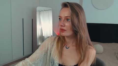 LunaticaBae online show from 06-01-26, 02:46