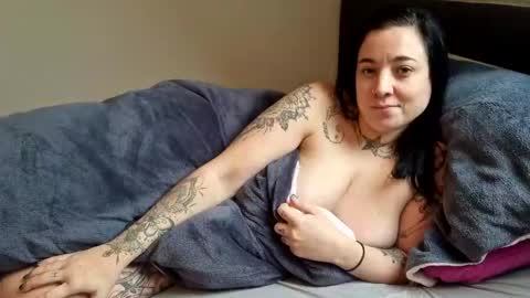 Luna  powered by bitch dust online show from 02-10-25, 02:48