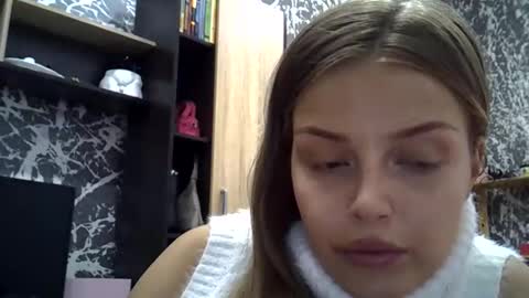 Luna  online show from 10-18-25, 05:25
