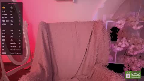 Snapshot of lunavibee chatting on 09-28-25, 08:03 Luna online show from 09-28-25, 08:03