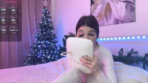 Snapshot of lunavine chatting on 12-21-25, 10:11 Veronica online show from 12-21-25, 10:11