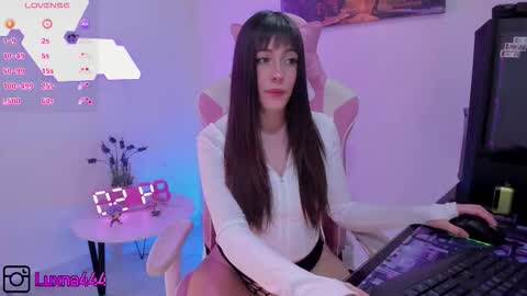 Snapshot of lunaxlu chatting on 11-21-25, 07:56 online show from 11-21-25, 07:56