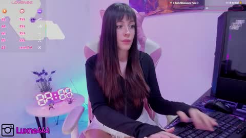 Snapshot of lunaxlu chatting on 11-25-25, 08:42 online show from 11-25-25, 08:42