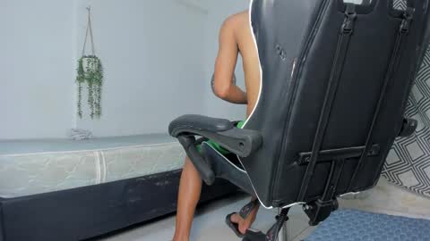 Snapshot of lunay_bigcock420 chatting on 11-25-25, 03:50 lunay_bigcock420 online show from 11-25-25, 03:50