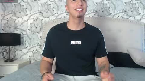 Luna and Kian online show from 05-24-26, 05:56