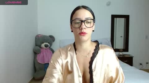 lunayois02 online show from 12-30-24, 11:59