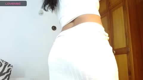 lunayois02 online show from 02-17-25, 02:42