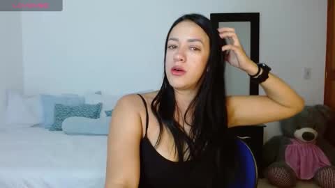 lunayois02 online show from 03-08-25, 02:34