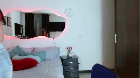 lunayois02 online show from 03-31-26, 12:12