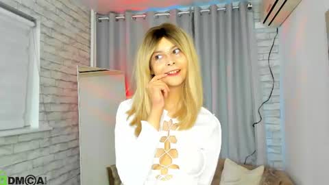 Lune FallenStar online show from 06-20-26, 10:07