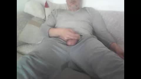 Snapshot of lunetticus chatting on 04-26-26, 06:22 lunetticus online show from 04-26-26, 06:22