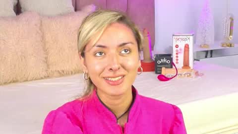 lunitadiva online show from 11-20-25, 01:44