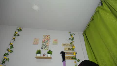 Luna Tamara online show from 11-25-25, 04:45