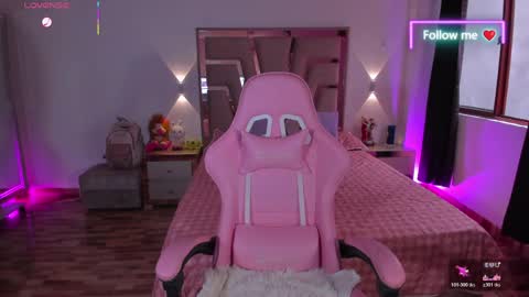 LUNA ROSE online show from 04-11-26, 08:02