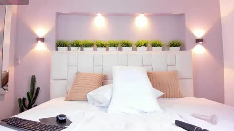 L U N N A online show from 02-20-26, 06:26