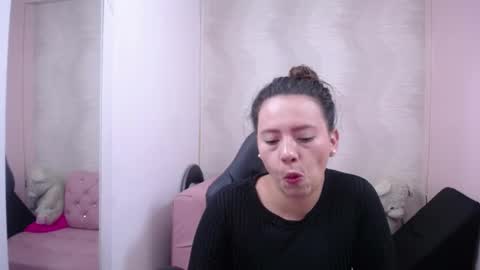 Snapshot of lunnadoll chatting on 01-29-25, 03:01 Katty what ever do you want on my pv is for extra tokens minimi 250 tks ty u for understand online show from 01-29-25, 03:01