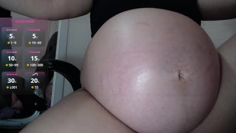 Snapshot of lunnadoll chatting on 10-04-25, 03:15 Katty what ever do you want on my pv is for extra tokens minimi 250 tks ty u for understand online show from 10-04-25, 03:15