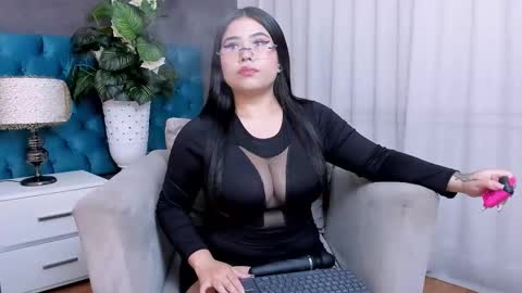 Luna online show from 04-16-26, 02:40