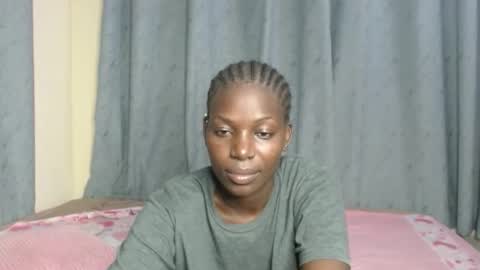 Snapshot of luo_queen chatting on 11-04-25, 12:43 luo_queen online show from 11-04-25, 12:43