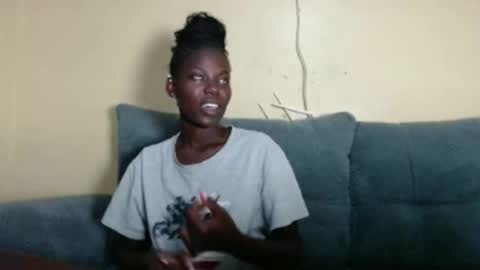 Snapshot of luo_queen chatting on 02-05-26, 05:01 luo_queen online show from 02-05-26, 05:01