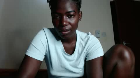 Snapshot of luo_queen chatting on 02-13-26, 03:46 luo_queen online show from 02-13-26, 03:46
