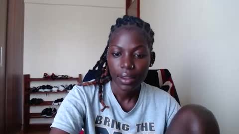 Snapshot of luo_queen chatting on 05-12-26, 07:38 luo_queen online show from 05-12-26, 07:38