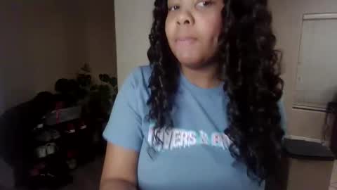 Snapshot of lusciouskoko chatting on 11-18-25, 05:34 Luscious Koko online show from 11-18-25, 05:34